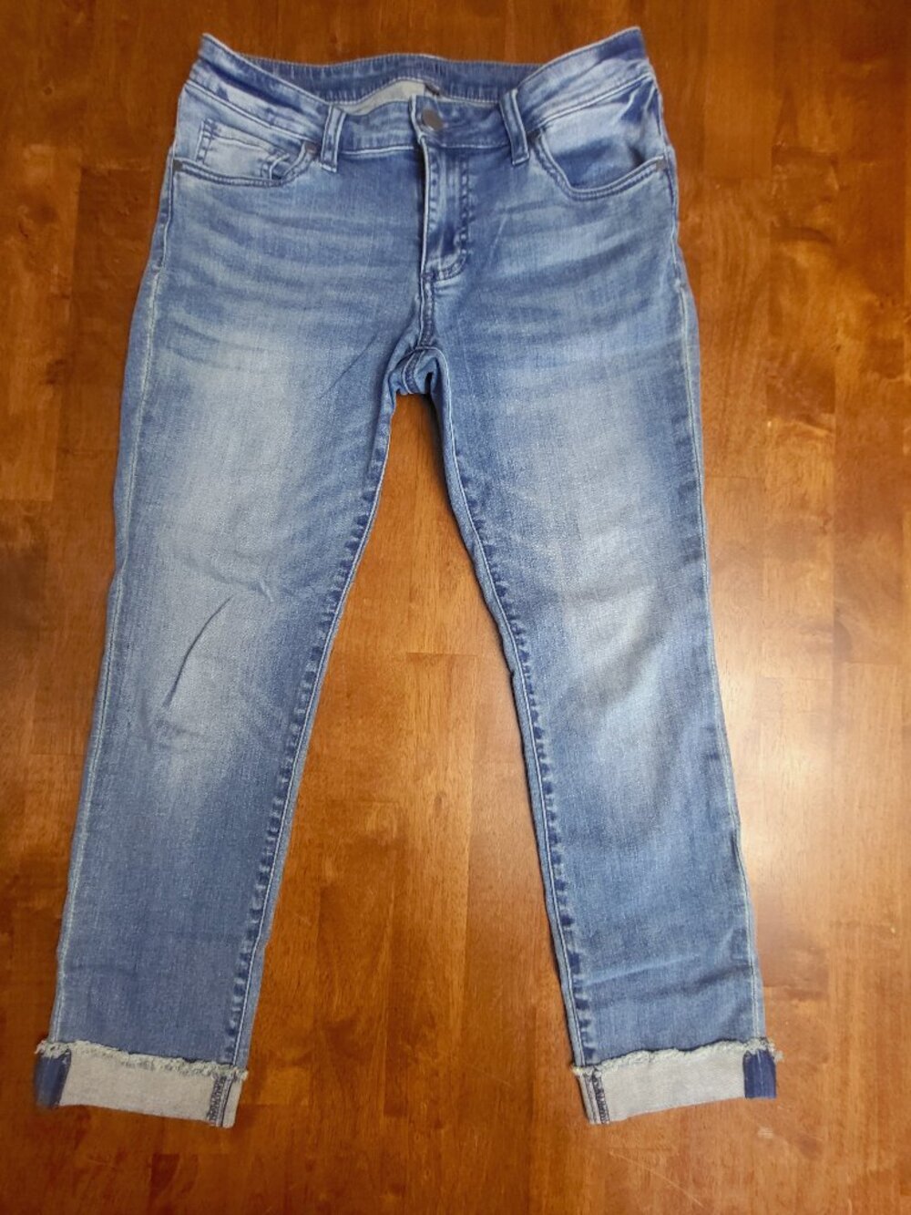 Kut From The Kloth ~ Sz 4P ~ Cuffed Ankle Jeans ~ Excellent Condition
